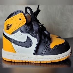 Nike Air Jordan 1 High Taxi -Size 4C